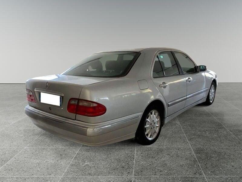 Mercedes-Benz Classe E E 200 Kompressor cat Classic