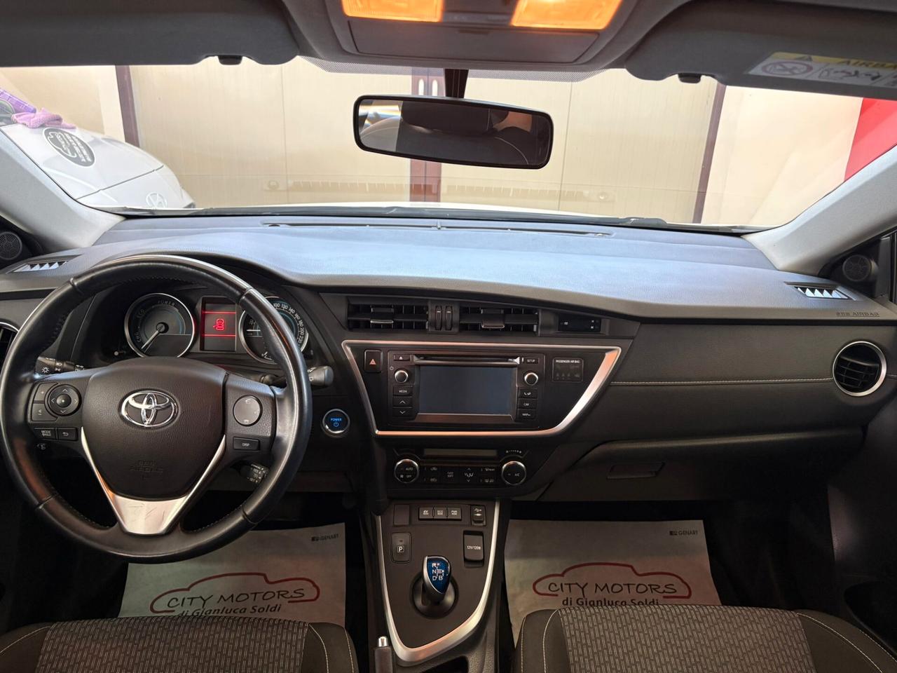 Toyota Auris Touring Sports 1.8 Hybrid Lounge
