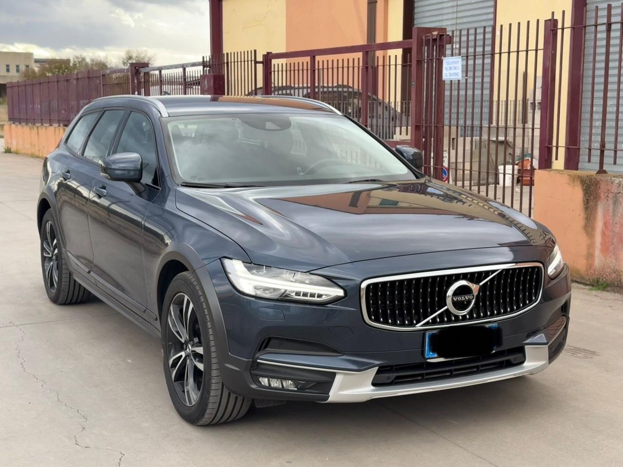 Volvo V90 Cross Country V90 Cross Country B4 (d) AWD automatico Plus