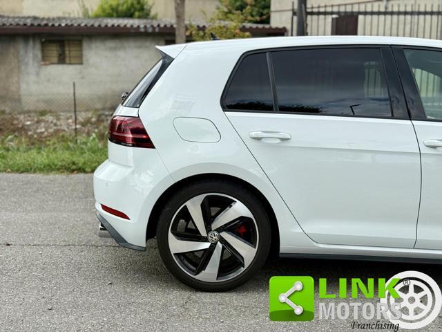 VOLKSWAGEN Golf GTI PERFORMANCE