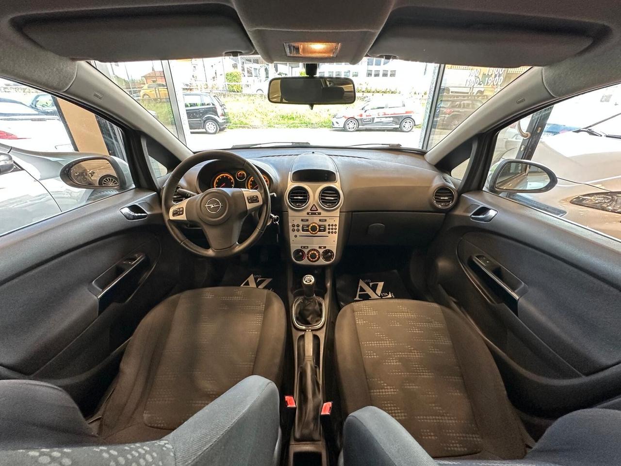 Opel Corsa 1.2 5 porte Cosmo