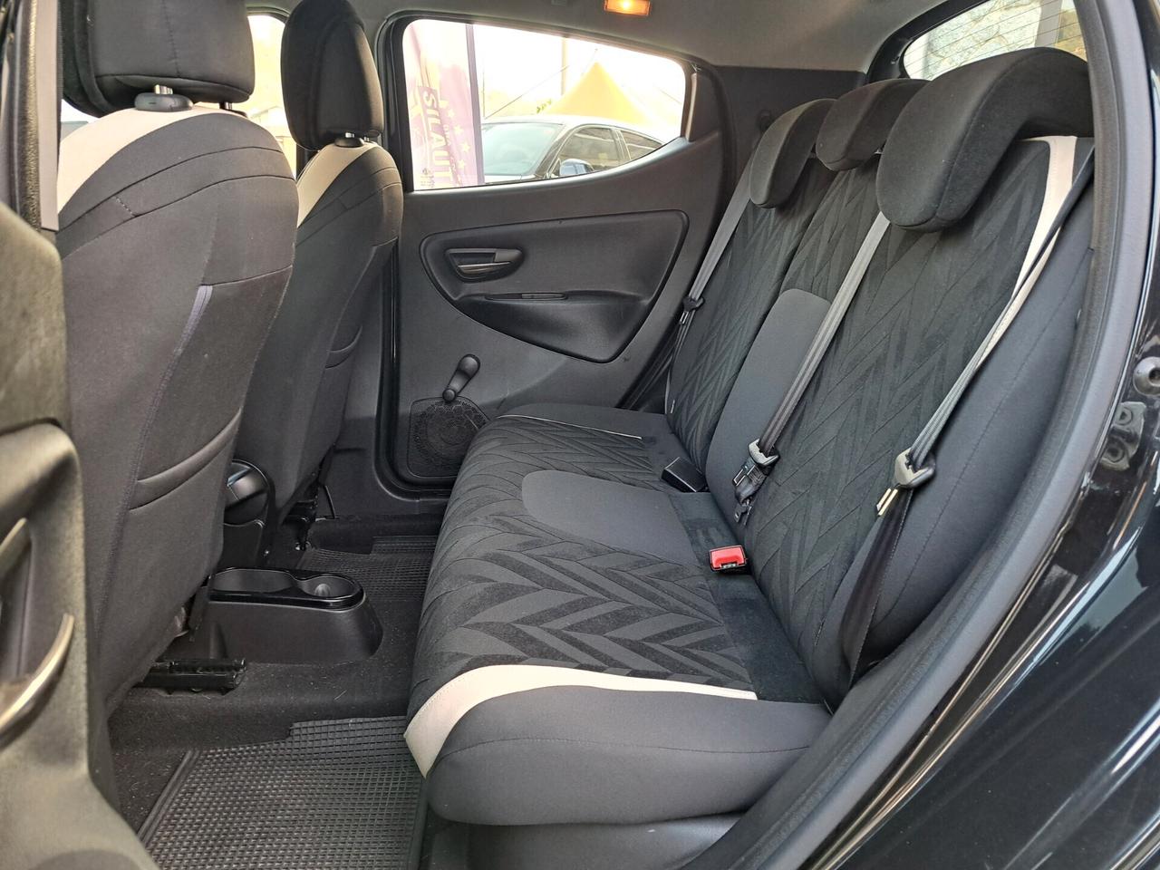 Lancia Ypsilon 1.2 BENZ 69 CV 5 porte Platinum /OK NEOPATENTATI /EURO6