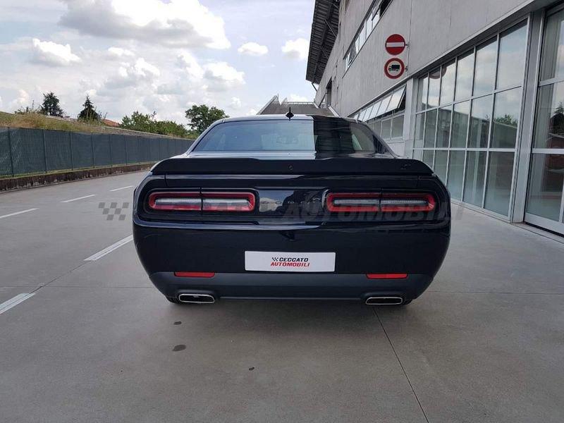 Dodge Challenger SXT AWD