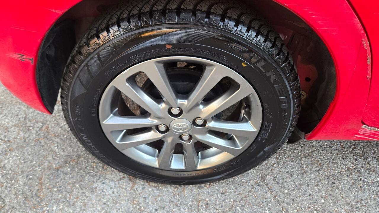 Toyota Yaris 1.0 5 porte Lounge