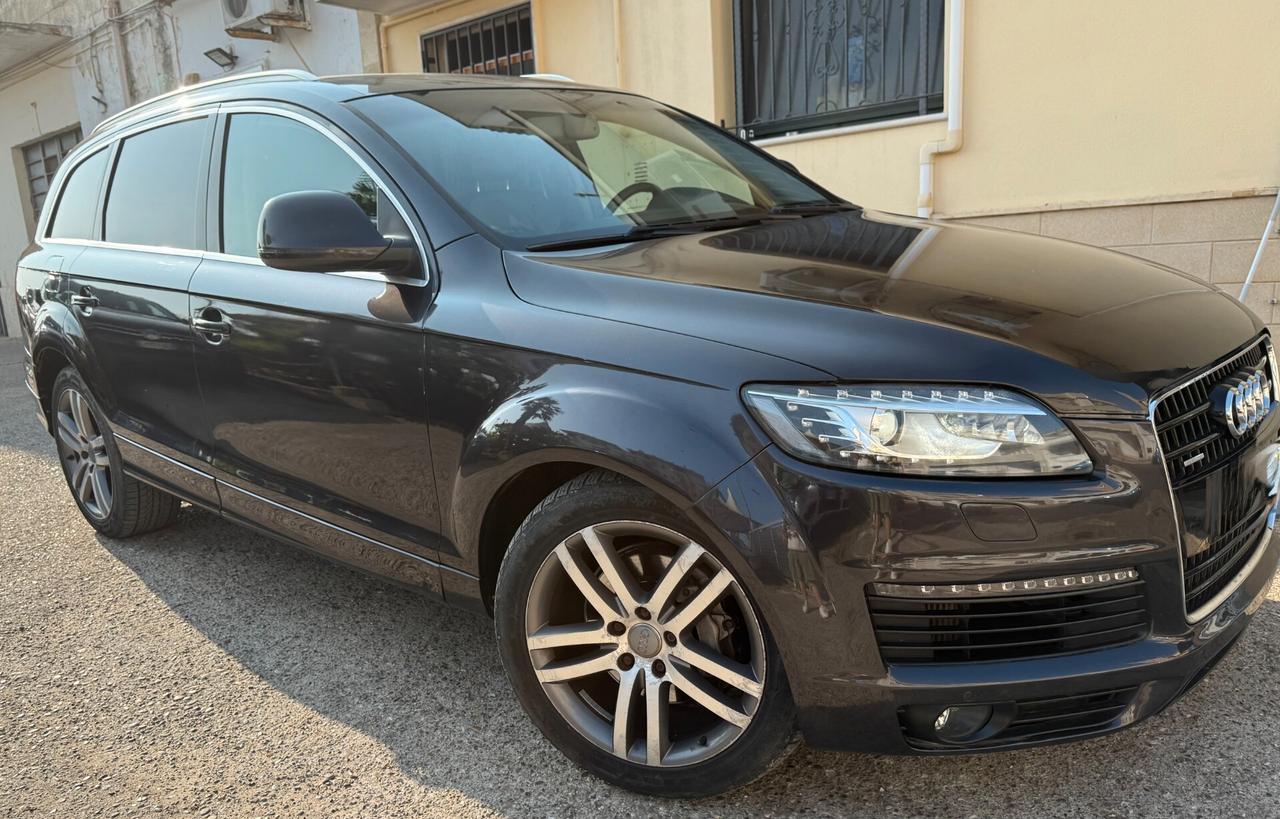 Audi Q7 3.0 V6 TDI 233CV quattro tiptronic 7 POSTI SOSPENSIONI GANCIO TRAINO
