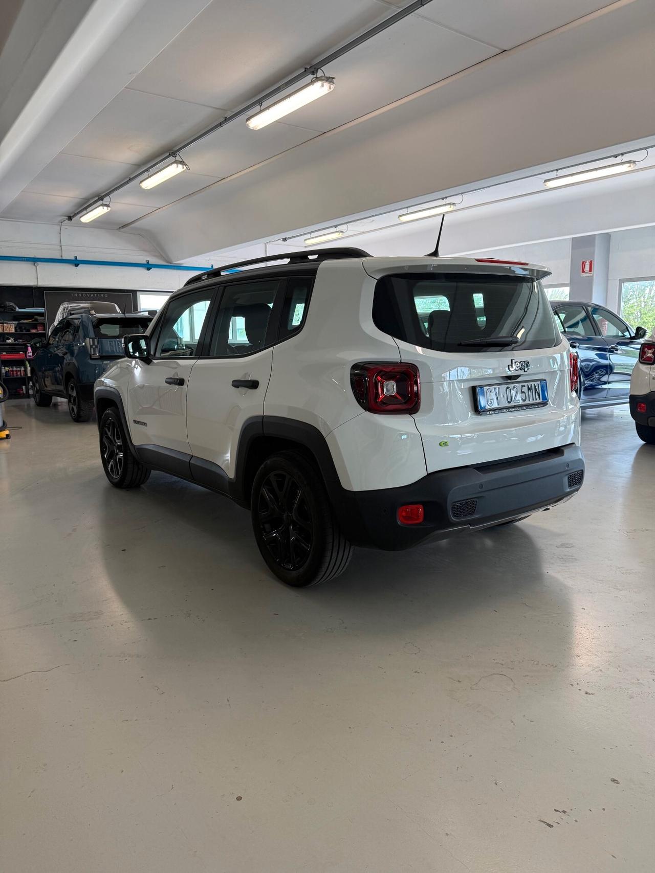 Jeep Renegade 1.5 Turbo T4 MHEV Summit