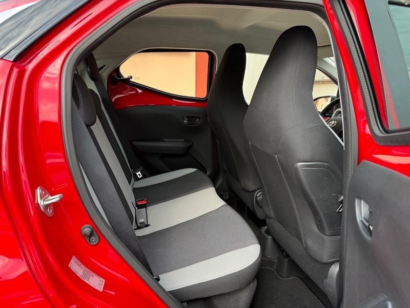 Toyota Aygo 1.0 VVT-i 69 CV 5 porte 9900 KM