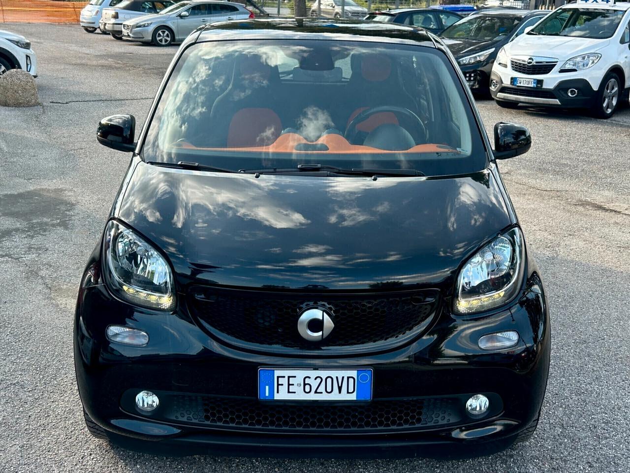 " UNA CHICCA " Smart ForFour 70 1.0 twinamic Passion