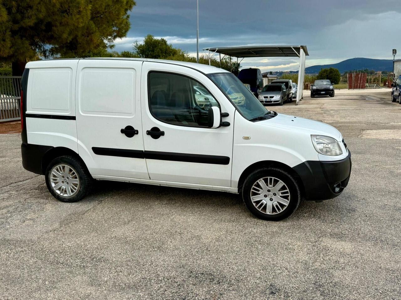 Furgone Fiat Doblò cargo 1.3 MJT neopatentati