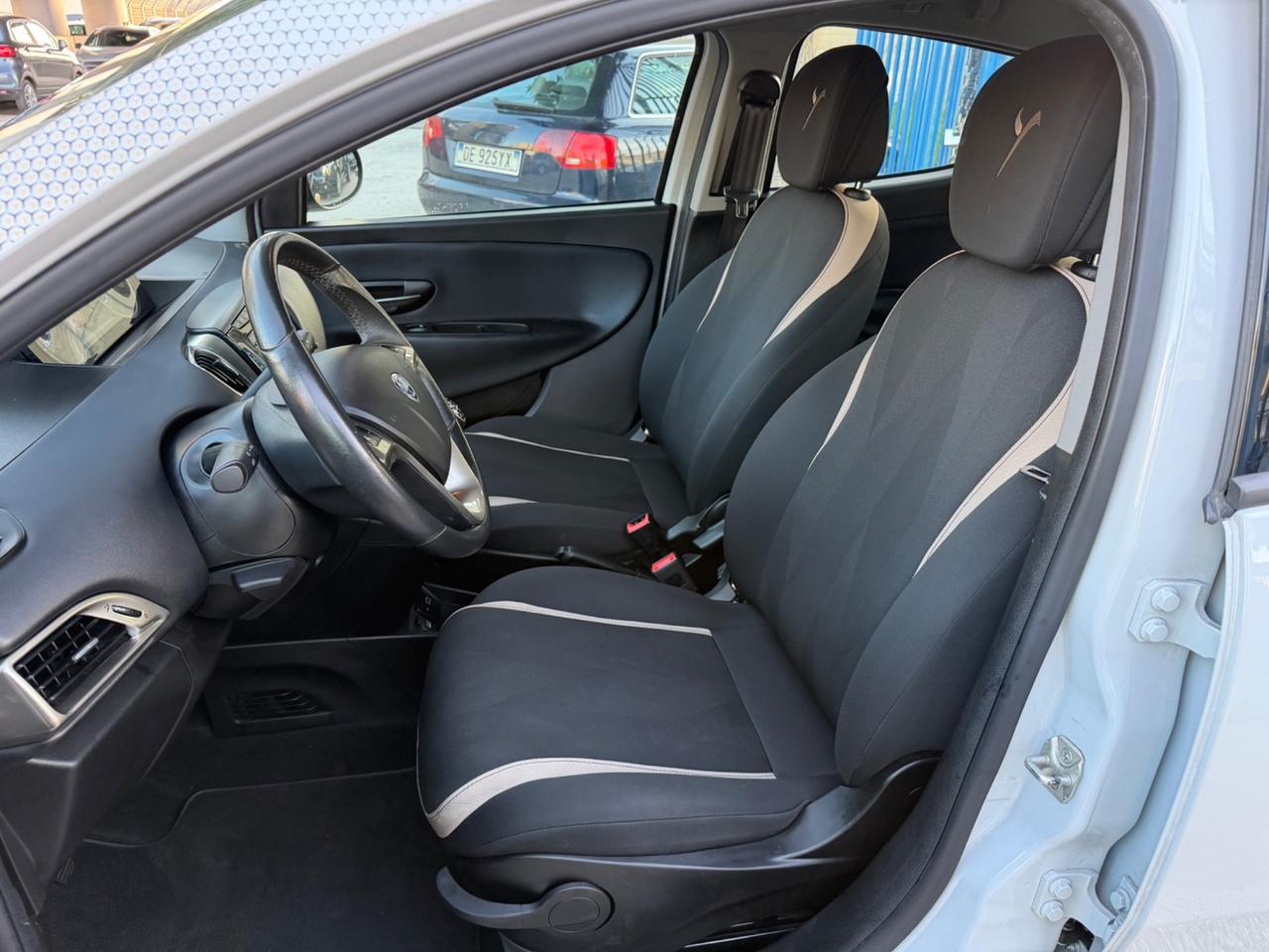 Lancia Ypsilon 1.2 benzina 69 cv 12/2020 52.000 km