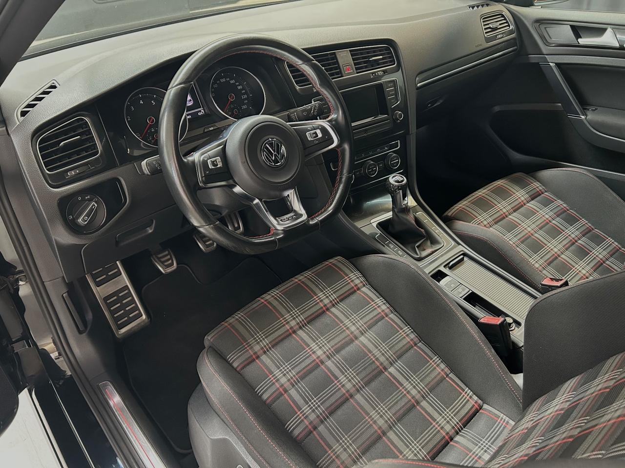 Volkswagen Golf GTI 2.0 TSI 3p.