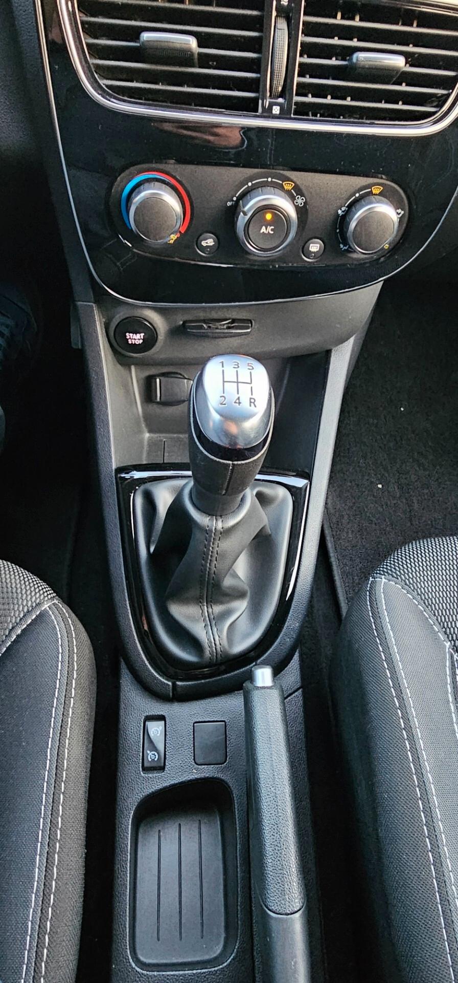 Renault Clio dCi 90 CV Moschino Intens