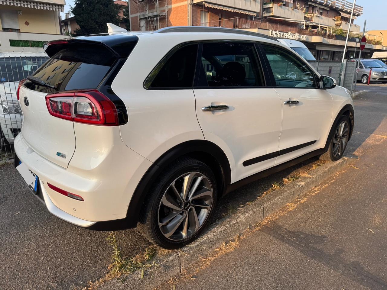 Kia Niro 1.6 GDi DCT HEV IBRIDA garanzia 12 mesi