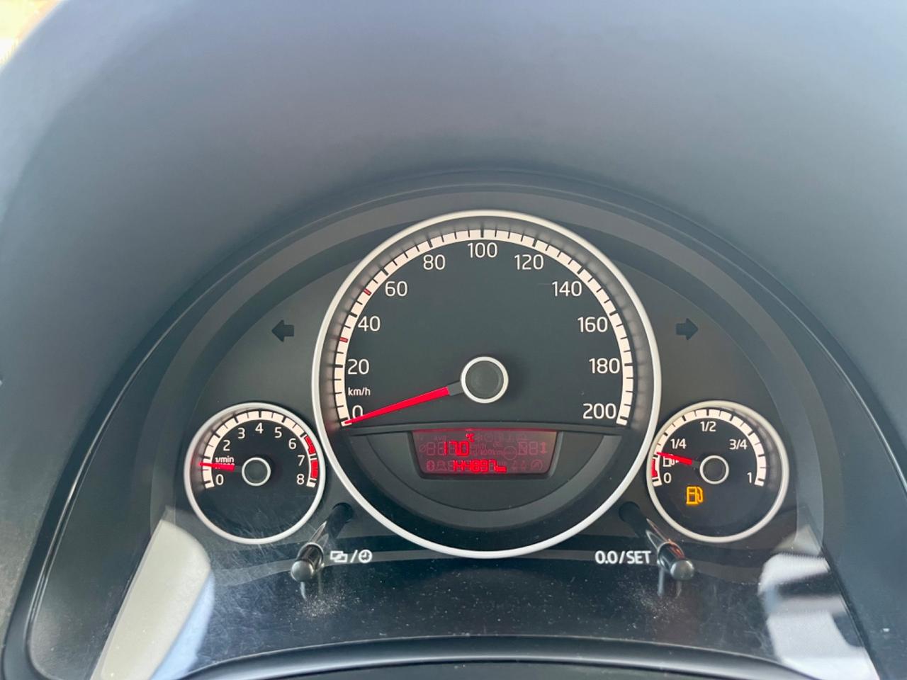 VW Up 1.0benz 2014 144.000km perfetta per neopatentati