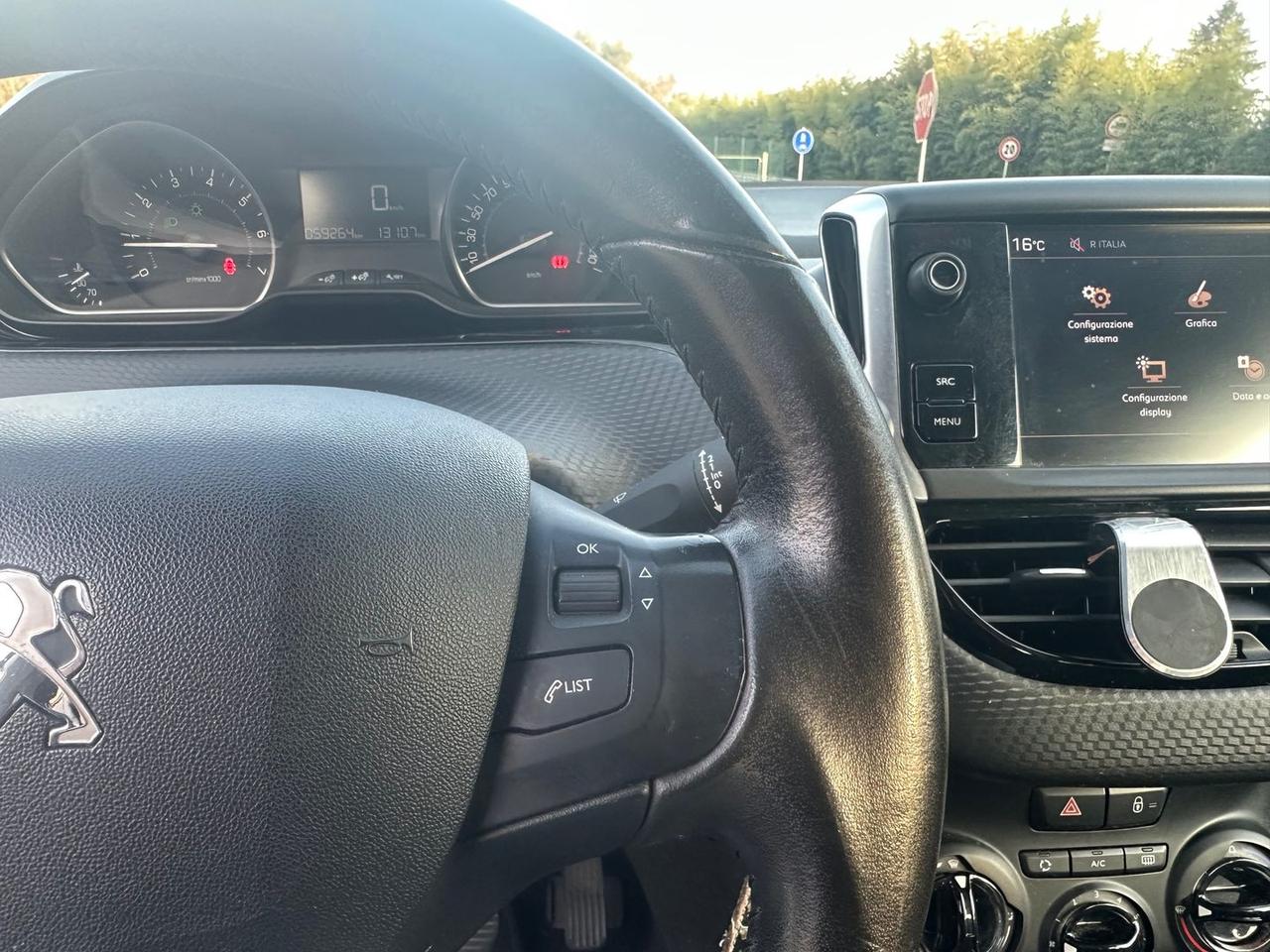 Peugeot 2008 Allure 1.2 PureTech 82 #7847