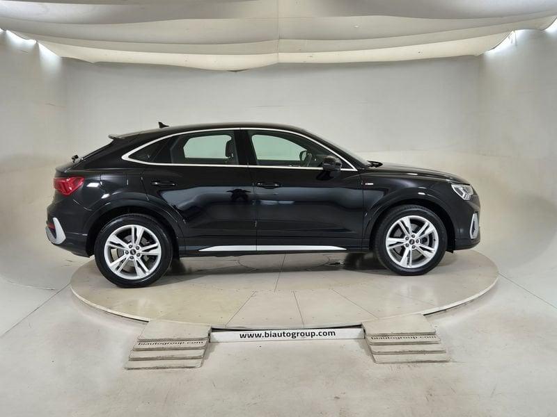 Audi Q3 I 2019 Sportback Diesel Sportback 40 2.0 tdi S line edition quattro 200