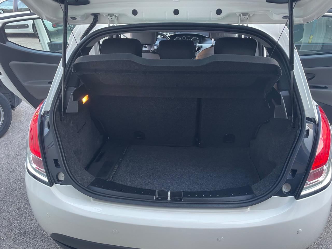 Lancia Ypsilon 1.2 69 CV 5 porte GPL Ecochic Gold