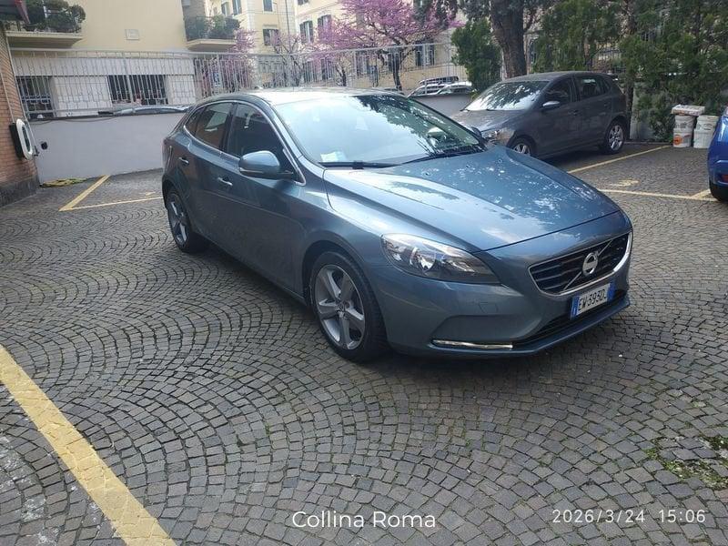 Volvo V40 D2 Powershift Momentum