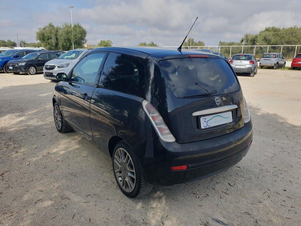 Lancia Ypsilon 1.4 16V 95cv 6marce Sport MomoDesign