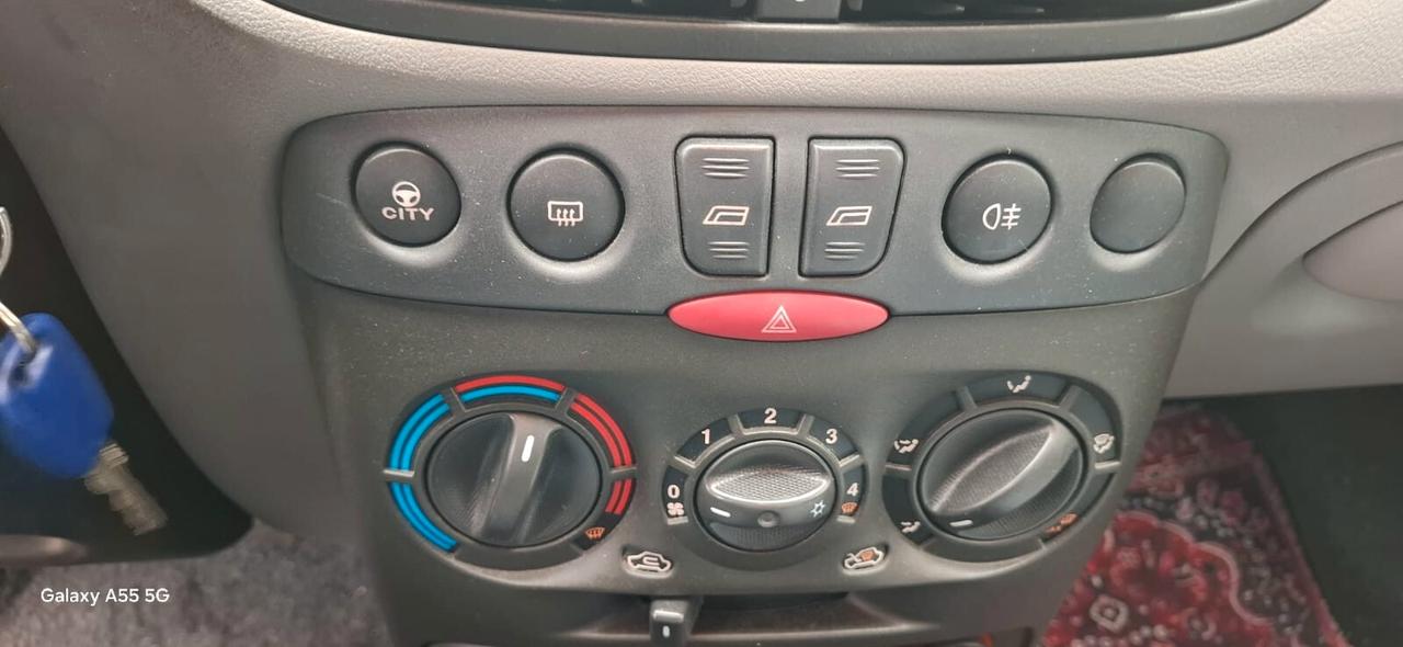 Fiat Punto 1.2i 16V cat 5 porte HLX