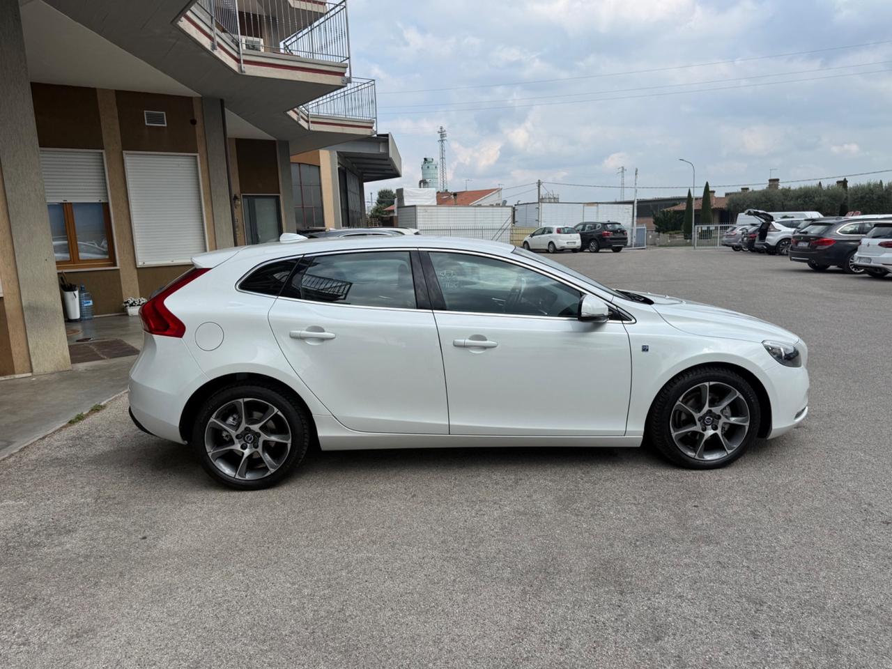 Volvo V40 D2 Ocean Race -1.6 Diesel