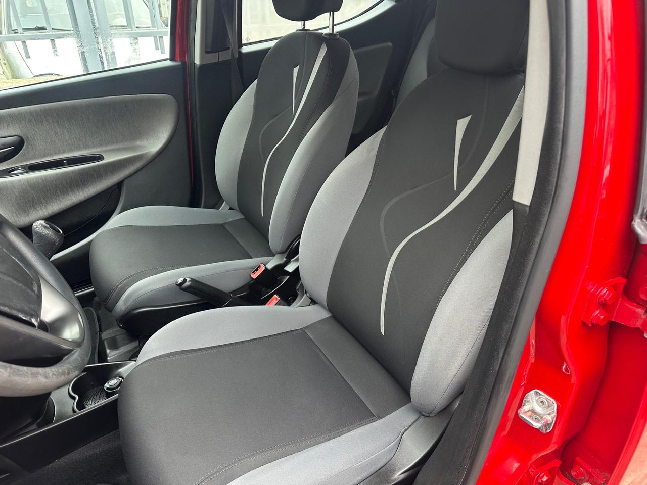 Lancia Ypsilon 1.3 MJT 16V 95 CV 5 porte S&S Silver