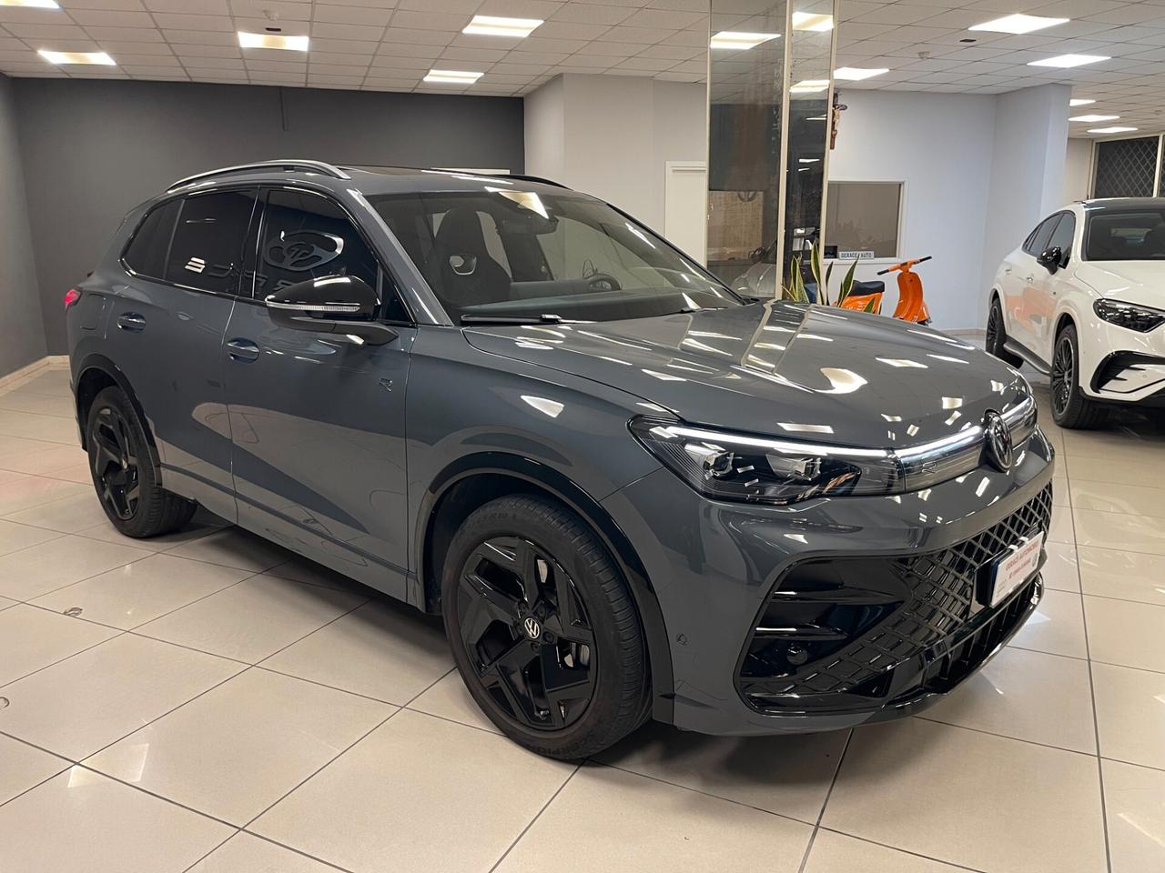 Volkswagen Tiguan 2.0 TDI 150cv SCR DSG R-Line