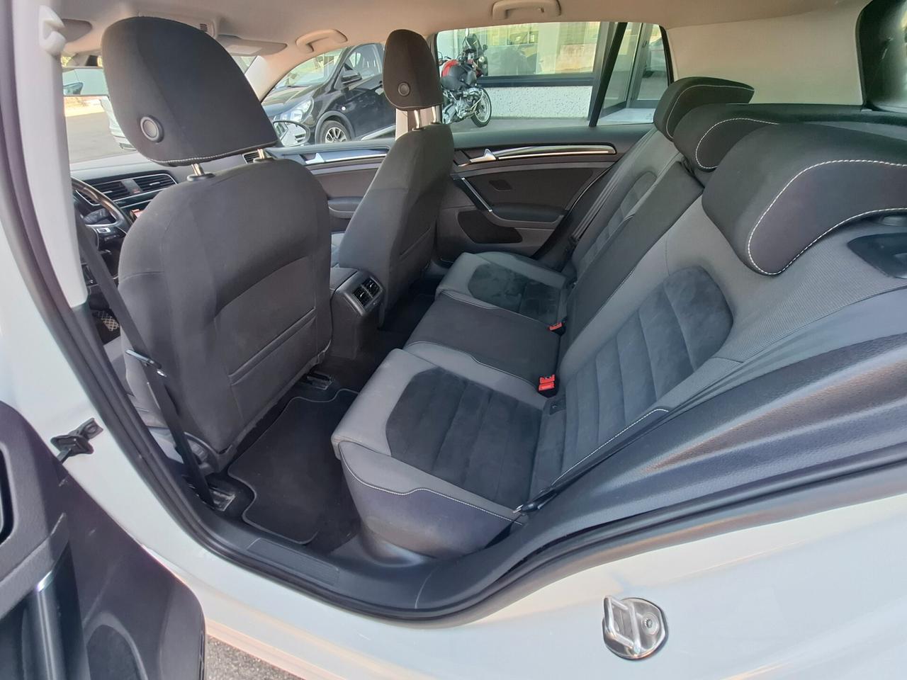 Volkswagen Golf 1.6 TDI 5p. Highline BlueMotion Technology