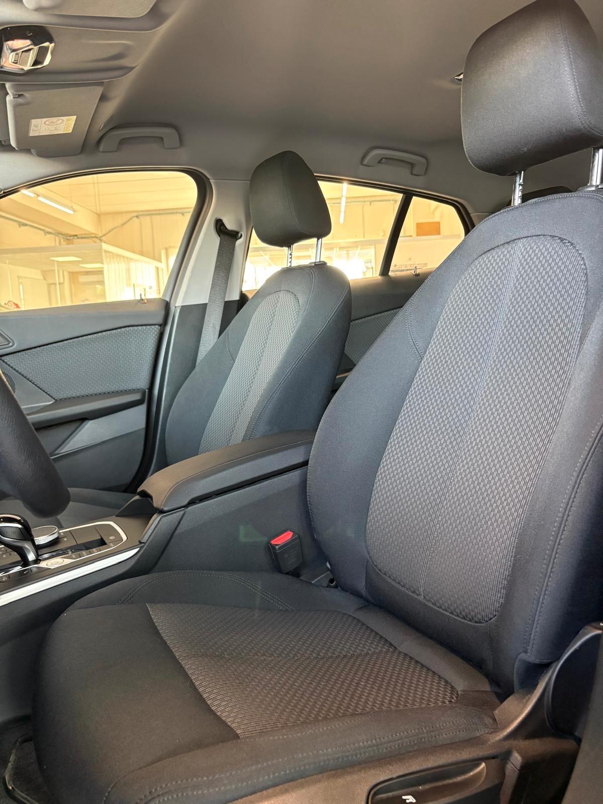 Bmw 116 116d 5p. Business Advantage