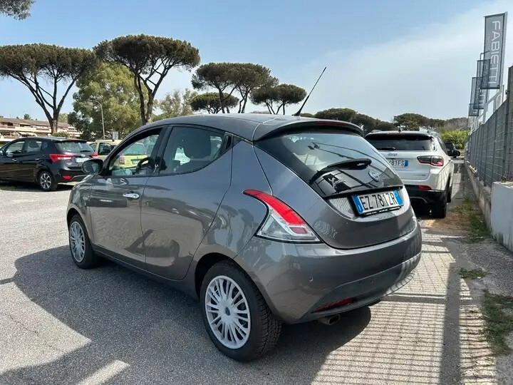 Lancia Ypsilon 1.2 69 CV 5 porte SILVER C/CLIMA