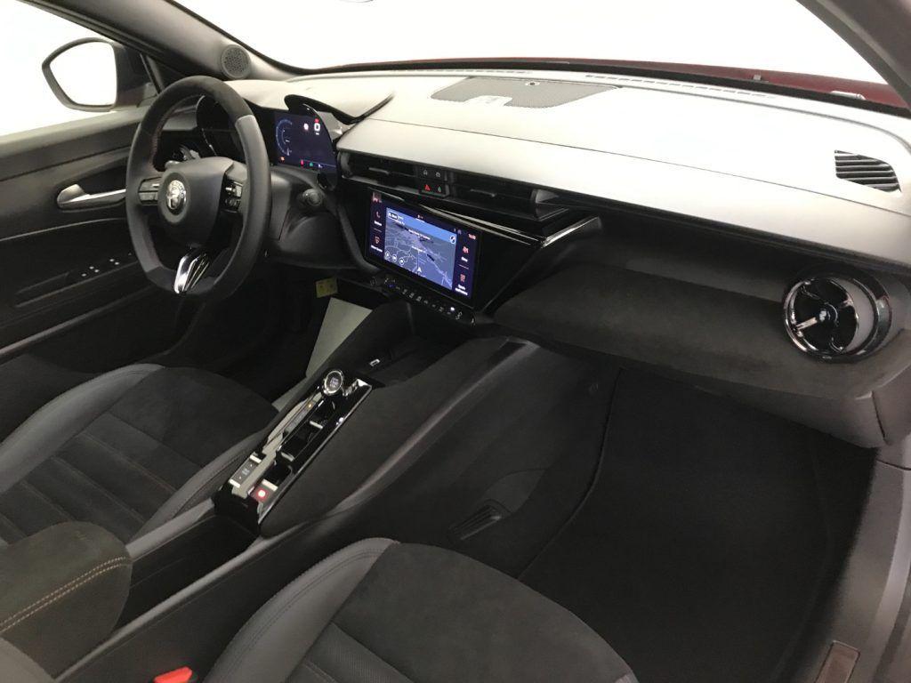 Alfa Romeo Junior 1.2 145 CV Hybrid eDCT6 Intensa + Tetto