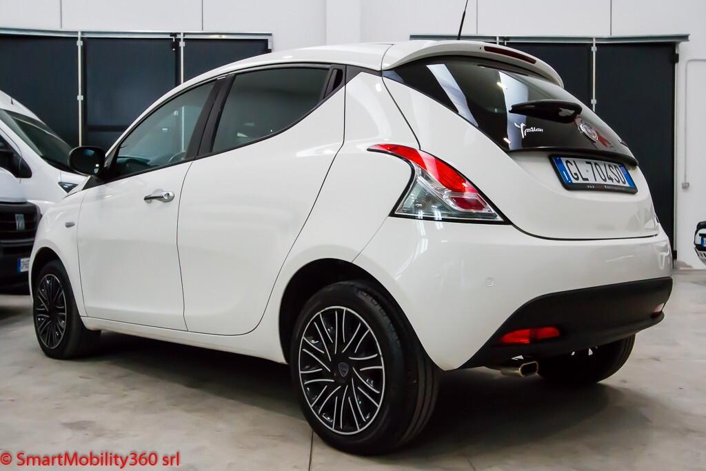 Lancia Ypsilon 1.0 FireFly 5 porte S&S Hybrid Gold