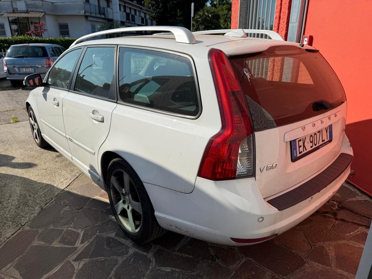 Volvo V50 D2 R-design NEOPATENTATI