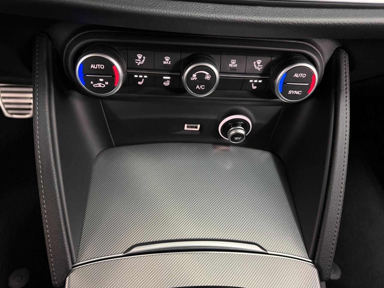 Alfa Romeo Stelvio 2.2 TD 210 CV VELOCE Q4 TAGLIANDI DISTRIBUZIONE ESEGUITA GOMME NUOVE UNICO PROPRIETARIO PERFETT