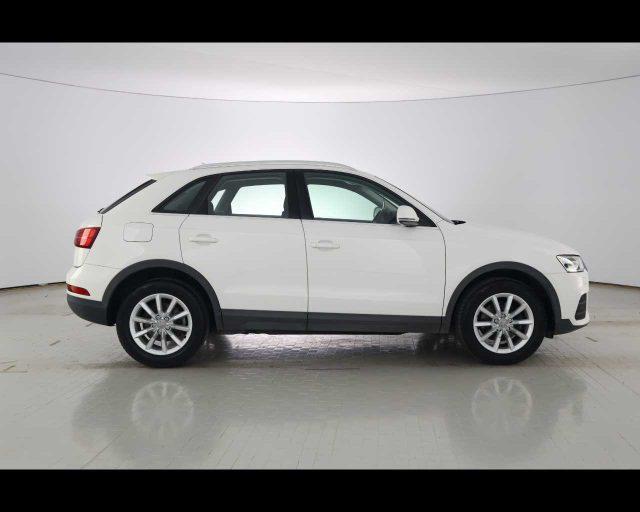 AUDI Q3 2.0 TDI 120 CV Business