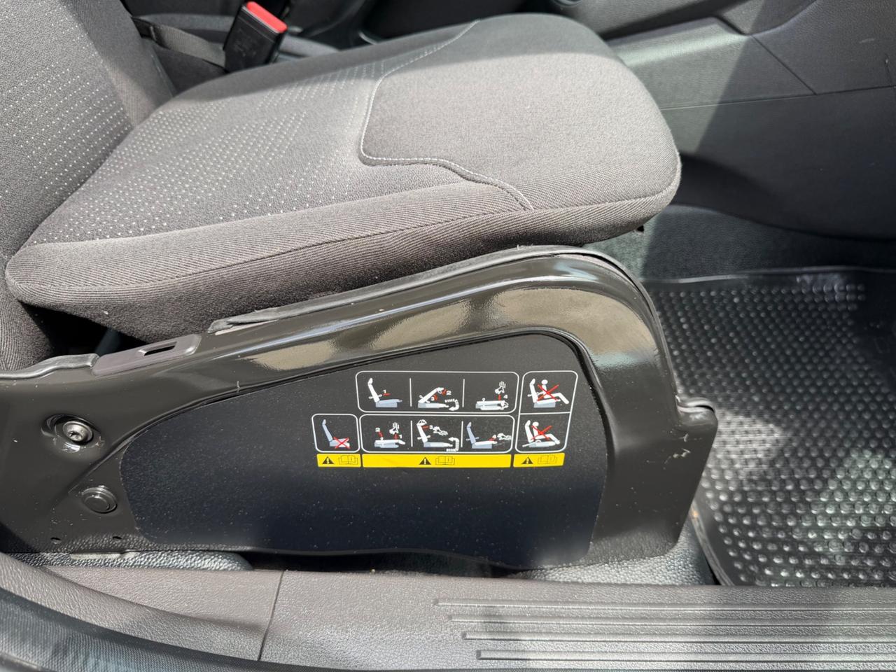 Ford Transit Courier 1.5 TDCi 75CV Van Entry