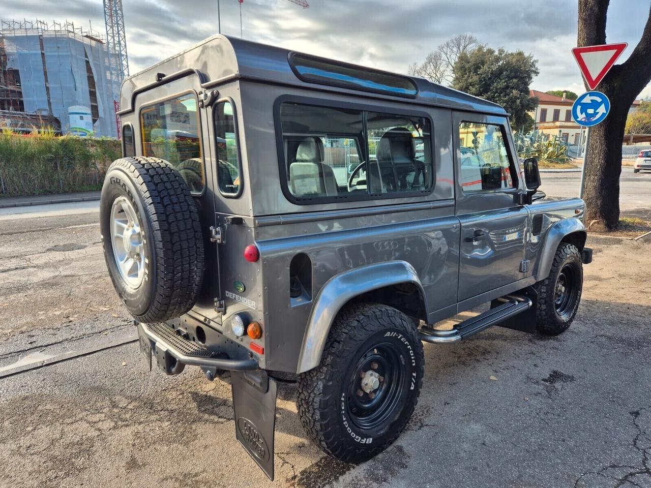 Land Rover Defender 90 2.4 TD4 Station Wagon S