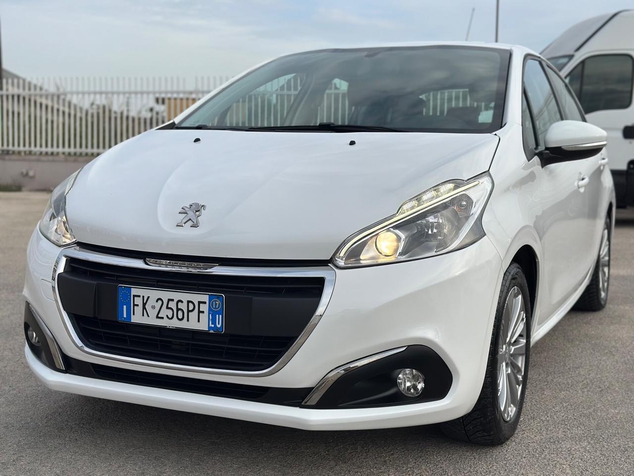 Peugeot 208 2017 1.2 benzina 82 CV Active PARI AL
