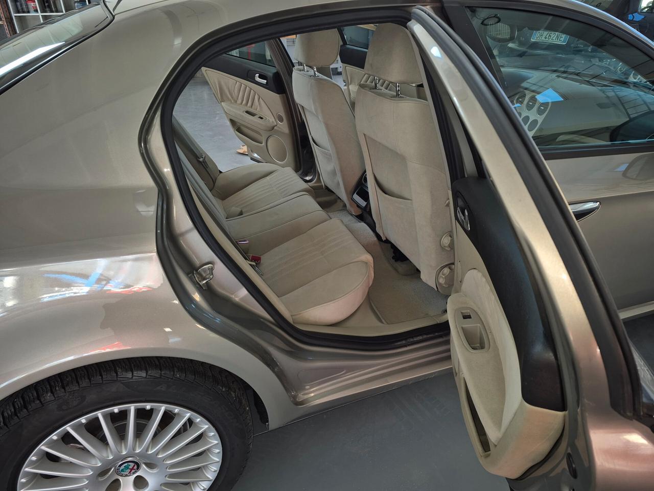 Alfa Romeo 159 1.9 JTDm Distinctive