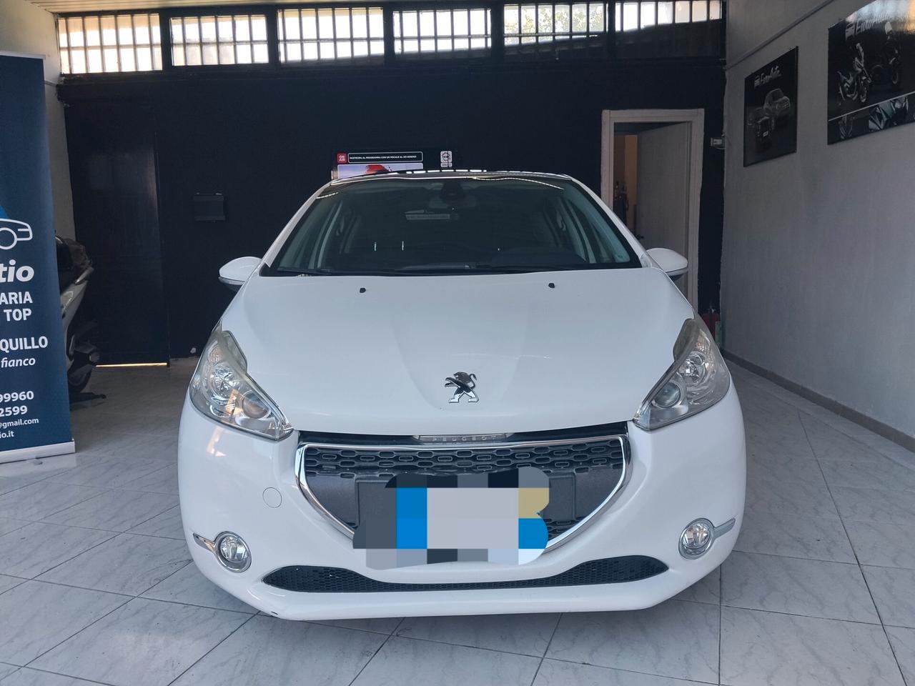 Peugeot 208 1.4 diesel 2013 CON GARANZIA