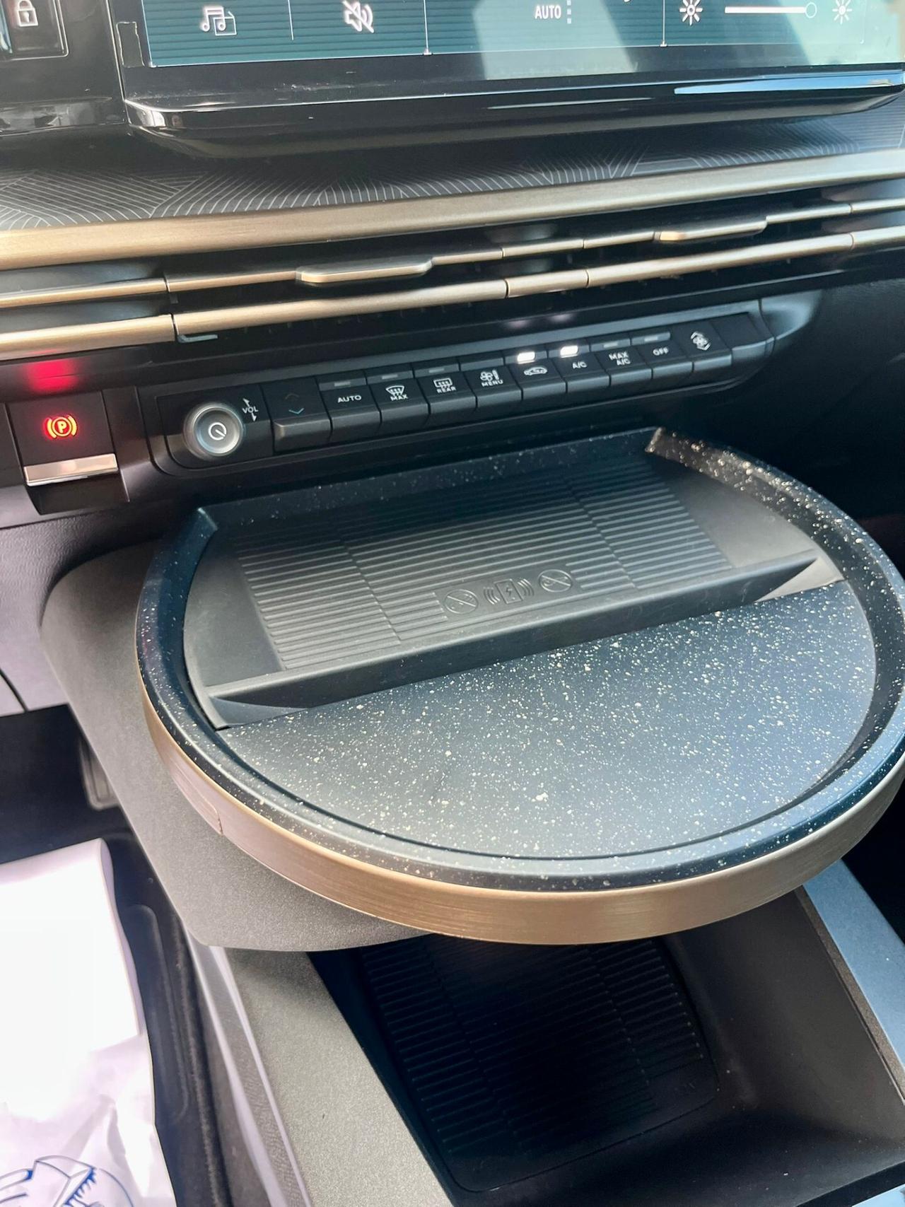 Lancia Ypsilon Hybrid e-DCT Edizione Cassina