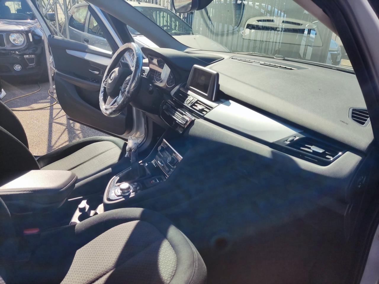 Bmw 2er Active Tourer 216d Luxury
