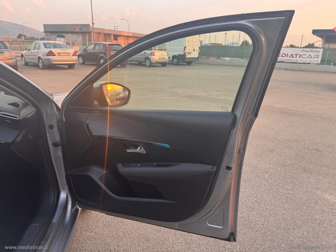 PEUGEOT 208 PureTech 82 5p. Active