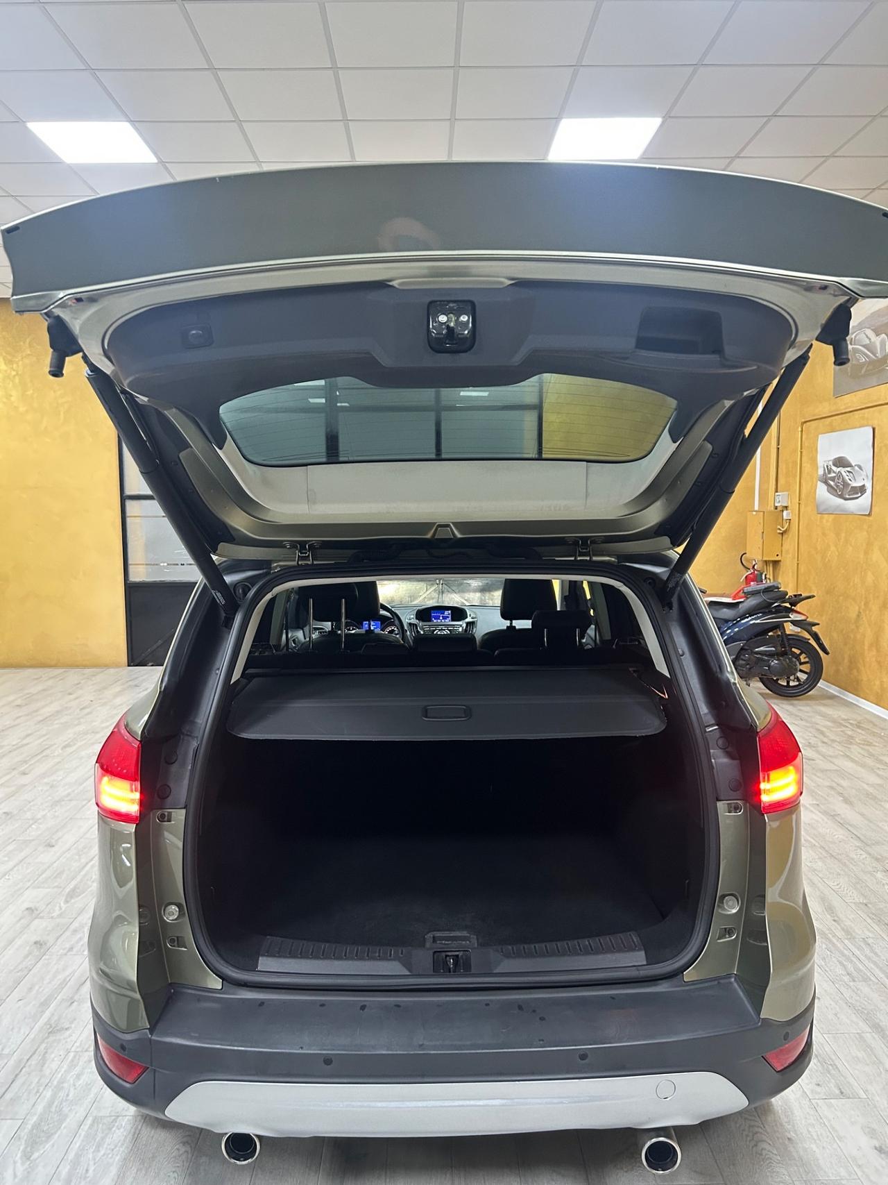 FORD KUGA 2.0 Tdci “TETTO/AUT/PELL/NAV/RETR/19”-2013