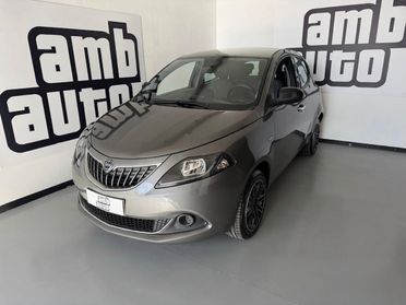 Lancia Ypsilon 5 porte Hybrid Silver