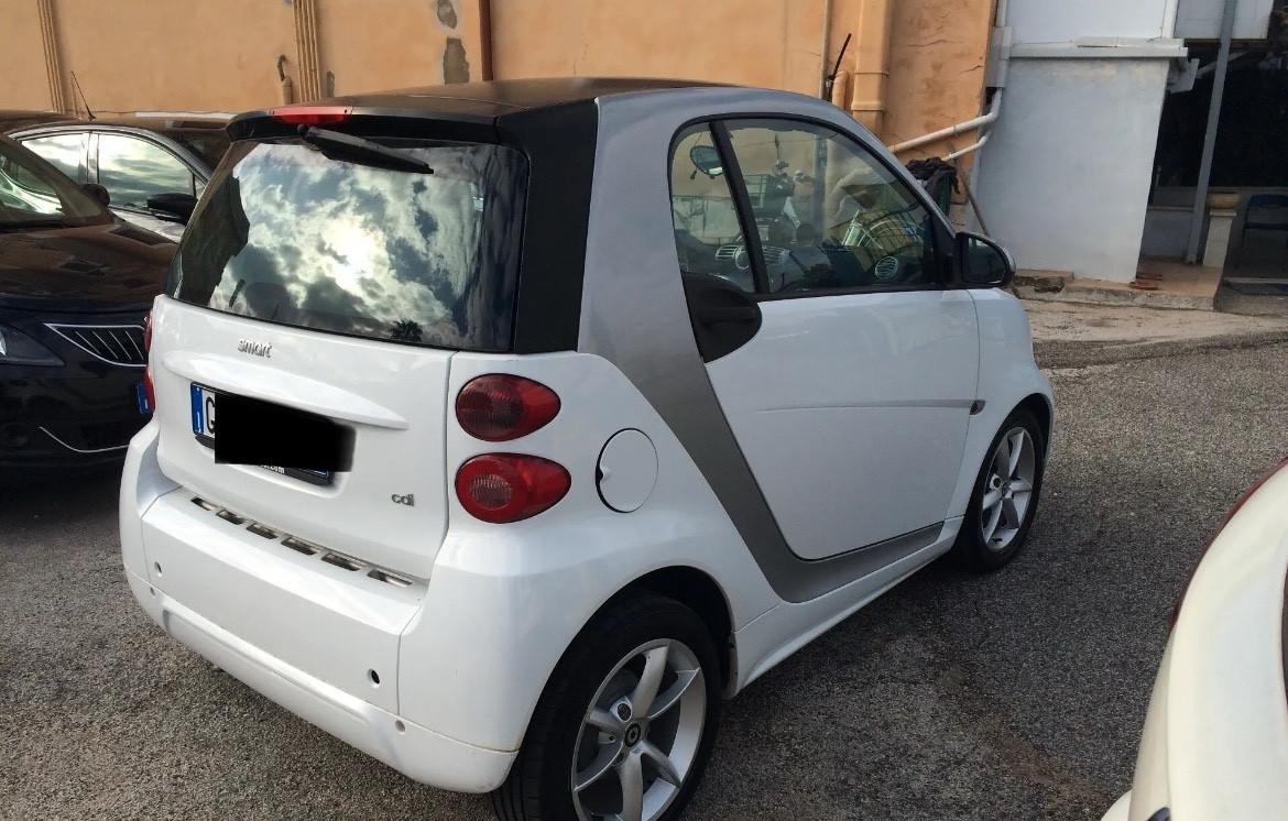 Smart ForTwo 1000 52 kW MHD coupé pure
