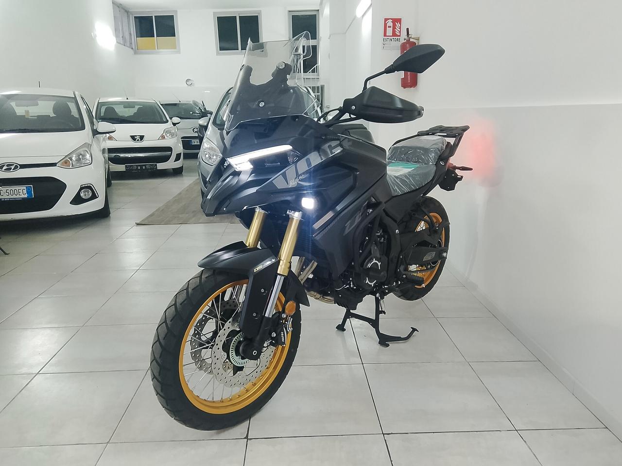 VOGE VALICO 525 DSX BLACK KNIGHT