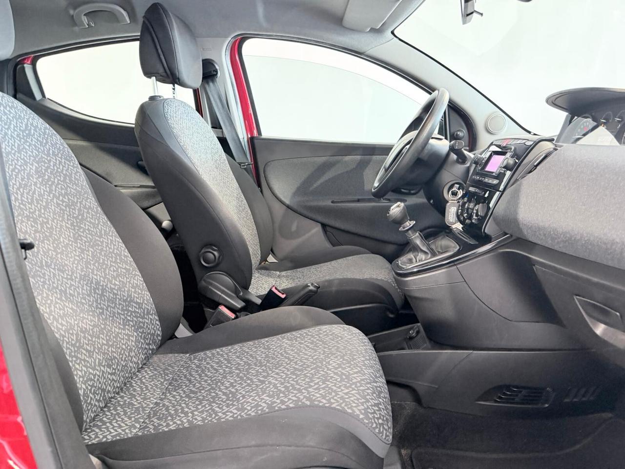 Lancia Ypsilon GPL ACCONTO 0€ RATE DA 200€ AL MESE