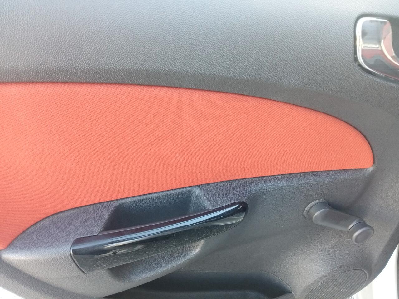 Opel Corsa 1.2 5 porte Club 2010