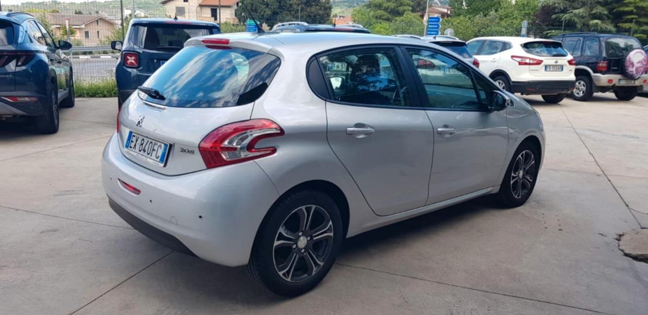 Peugeot 208 1.2 Benzina 82cv Allure